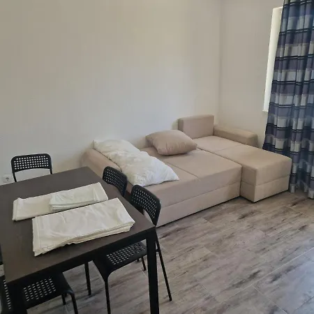 Biskup Apartman *